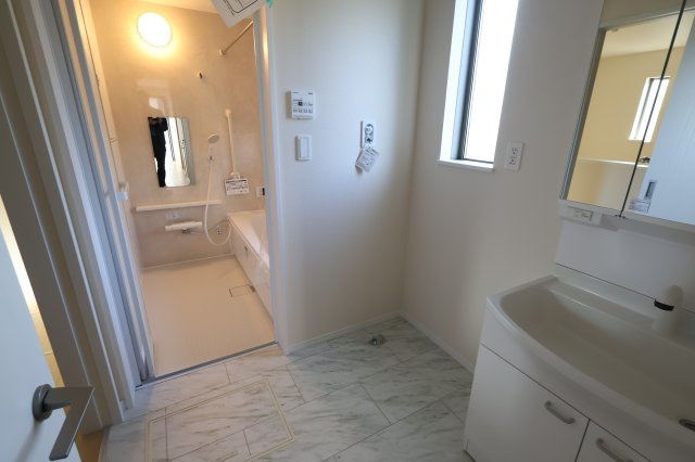 《仲介手数料無料》緑区大字三室615-1新築一戸建てハートフルタウンのランドリースペース