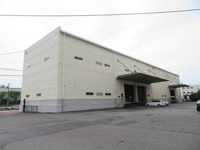 西多摩郡瑞穂町大字箱根ケ崎の倉庫