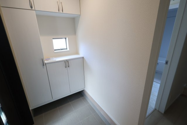 《仲介手数料無料》緑区大字三室615-1(B号棟)新築一戸建てハートフルタウンの玄関