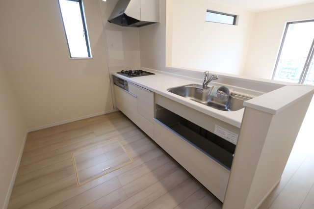 《仲介手数料無料》緑区大字三室615-1(B号棟)新築一戸建てハートフルタウンのキッチン