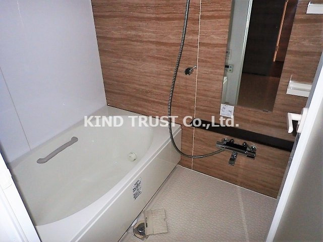 ブリリアント同心の浴室