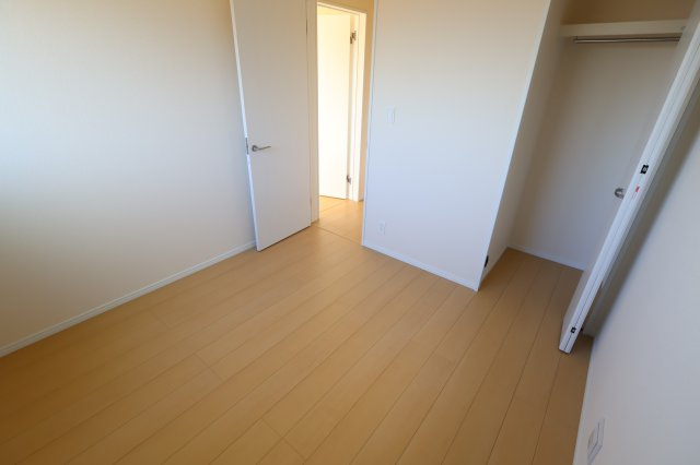 《仲介手数料無料》緑区大字三室615-1(D号棟)新築一戸建てハートフルタウンの洋室