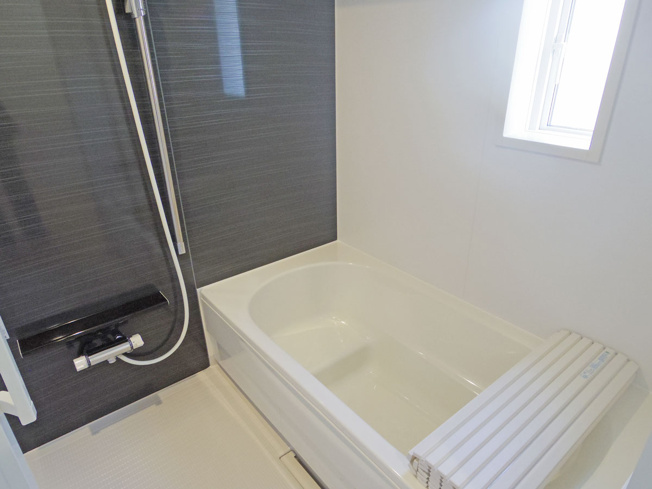 【浴室】 | 裾野市佐野第7 新築建売分譲住宅 土地＋建物 TW05877 | 裾野市佐野4号棟　浴室 ※令和8年1月6日撮影写真