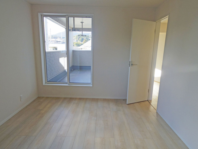 【洋室】 | 裾野市佐野第7 新築建売分譲住宅 土地＋建物 TW05877 | 裾野市佐野4号棟　洋室7帖 ※令和8年1月6日撮影写真