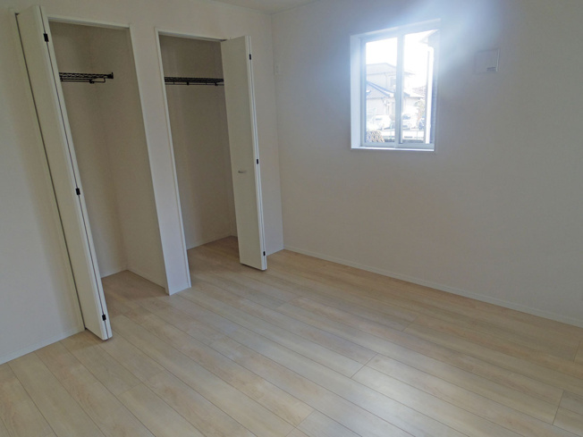 【洋室】 | 裾野市佐野第7 新築建売分譲住宅 土地＋建物 TW05877 | 裾野市佐野4号棟　洋室7帖 ※令和8年1月6日撮影写真