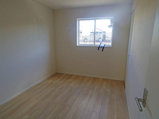 【洋室】 | 裾野市佐野第7 新築建売分譲住宅 土地＋建物 TW05877 | 裾野市佐野4号棟　洋室6帖 ※令和8年1月6日撮影写真