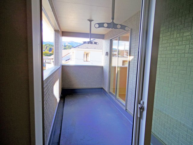 【バルコニー】 | 裾野市佐野第7 新築建売分譲住宅 土地＋建物 TW05877 | 裾野市佐野4号棟　バルコニー ※令和8年1月6日撮影写真