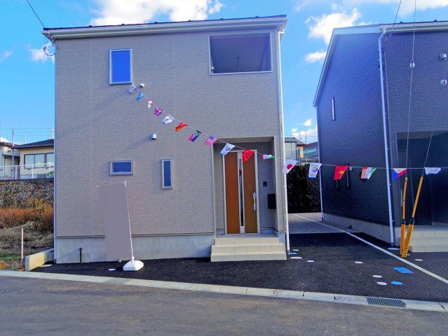 【駐車場】 | 裾野市佐野第7 新築建売分譲住宅 土地＋建物 TW05877 | 裾野市佐野4号棟　駐車スペース ※令和8年1月6日撮影写真