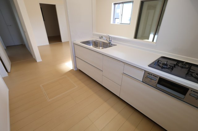 《仲介手数料無料》緑区大字三室615-1(F号棟)新築一戸建てハートフルタウンのキッチン