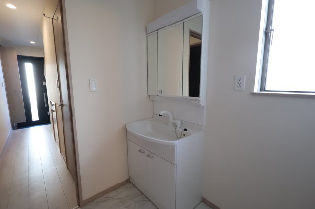 《仲介手数料無料》緑区大字三室615-1新築一戸建てハートフルタウンの独立洗面台