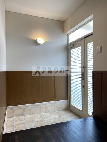 国分東条町一戸建て（SAN）の玄関