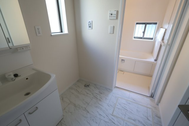 《仲介手数料無料》緑区大字三室615-1新築一戸建てハートフルタウンのランドリースペース