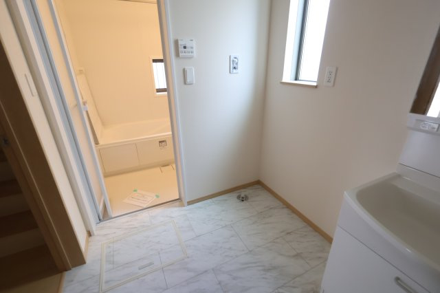 《仲介手数料無料》緑区大字三室615-1新築一戸建てハートフルタウンのランドリースペース