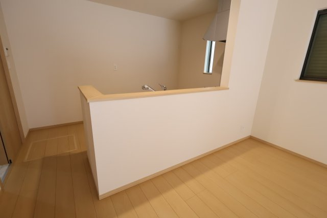 《仲介手数料無料》緑区大字三室615-1新築一戸建てハートフルタウンの居間・リビング