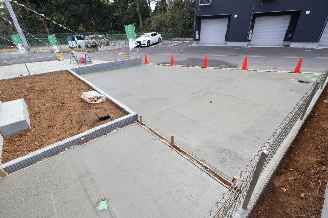 《仲介手数料無料》緑区大字三室615-1新築一戸建てハートフルタウンの駐車場