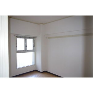 グレイス新伊勢山の居間・リビング