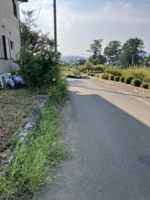 【前面道路含む現地写真】 | 桜川市加茂部7DK中古住宅