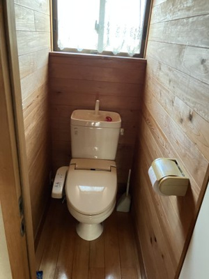 【トイレ】 | 桜川市加茂部7DK中古住宅 | 1Fトイレ