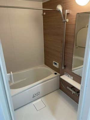 【浴室】 | ディークラディア鶴見アクロスタワー | ゆったりとしたバスルーム　あったかい湯舟につかって1日の疲れを癒してください　明日も元気に過ごしましょう