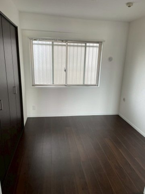 【洋室】 | ディークラディア鶴見アクロスタワー | シンプルで美しい洋室　クローゼットも付いてますのですっきり片付きます