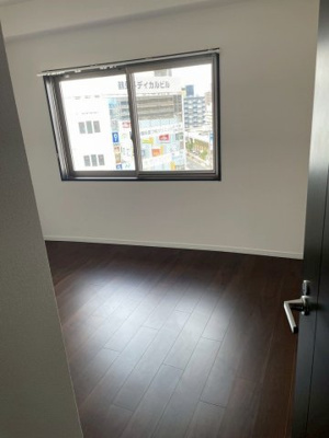 【洋室】 | ディークラディア鶴見アクロスタワー | LDKに続く洋室です