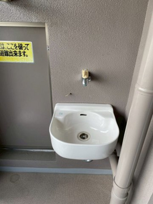 【バルコニー】 | ディークラディア鶴見アクロスタワー | バルコニーにはシンクが付いています