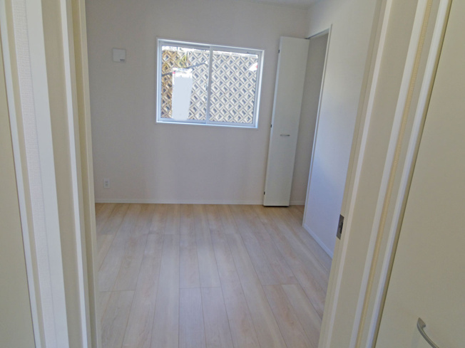 【洋室】 | 裾野市佐野第7 新築建売分譲住宅 土地＋建物 TW05877 | 裾野市佐野5号棟　1F洋室 ※令和8年1月6日撮影写真