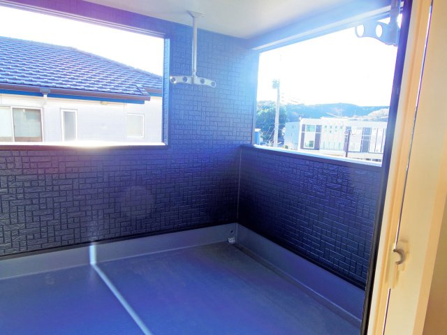 【バルコニー】 | 裾野市佐野第7 新築建売分譲住宅 土地＋建物 TW05877 | 裾野市佐野5号棟　バルコニー ※令和8年1月6日撮影写真