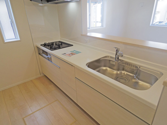 【キッチン】 | 裾野市佐野第7 新築建売分譲住宅 土地＋建物 TW05877 | 裾野市佐野5号棟　キッチン ※令和8年1月6日撮影写真