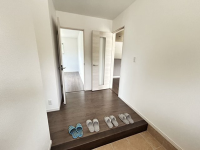 【玄関】 | 馬込町2丁目売家 | 玄関収納付きの広々した玄関です！