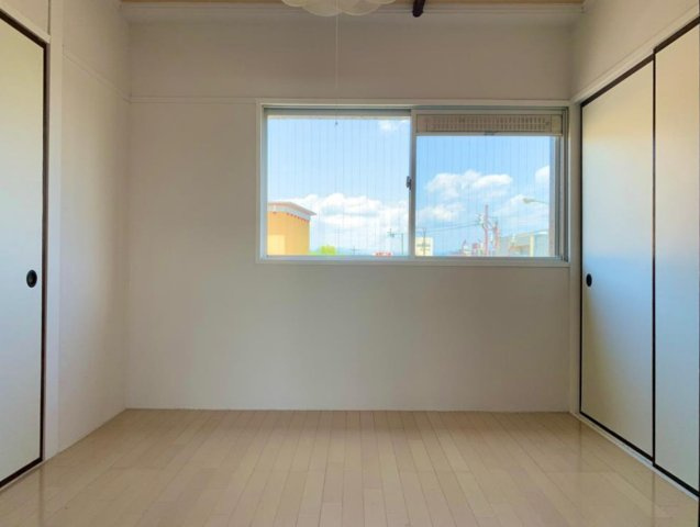 【岐阜県】瑞穂市　1棟収益マンションの洋室