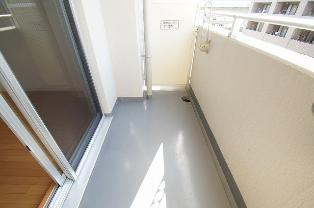 アーデンタワー靭公園のバルコニー