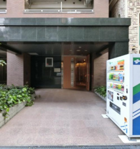 アーデンタワー靭公園のエントランス