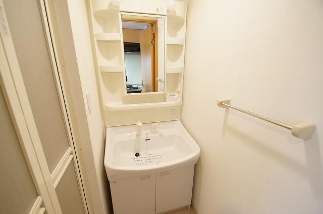 アーデンタワー靭公園の独立洗面台