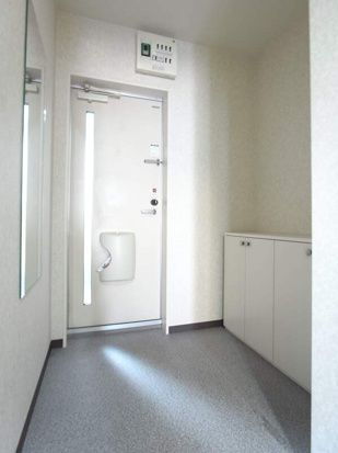 リリックコート平井橋の玄関