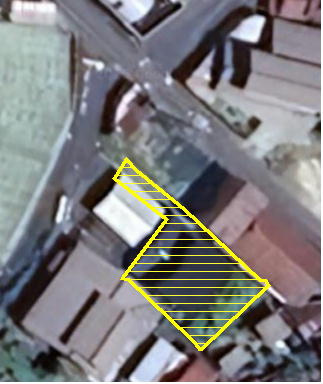 中津川市坂下の中古一戸建の前面道路含む現地写真