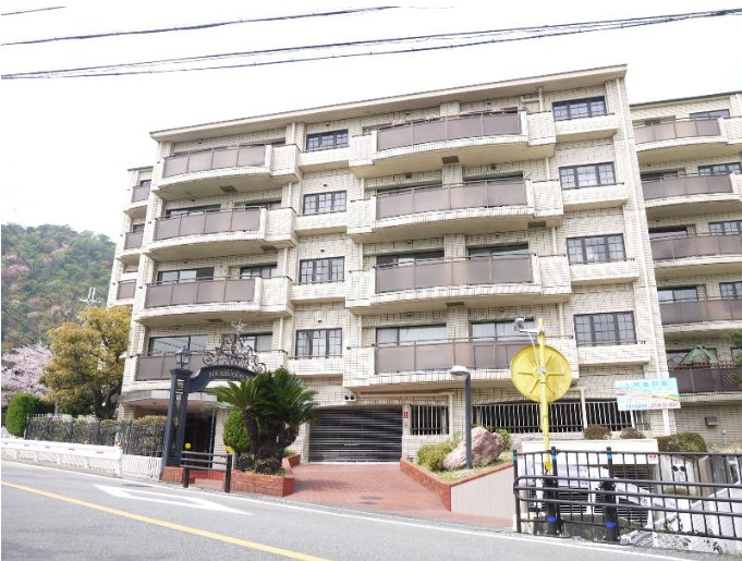 フォーシーズンズ芦屋の外観