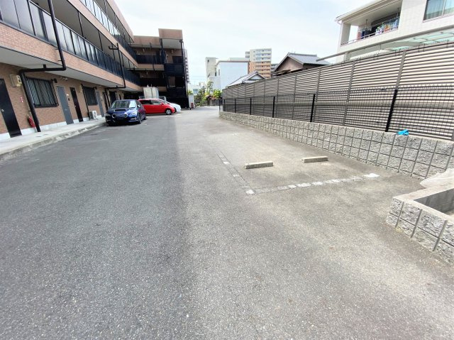 アンプルール フェール 縁Ⅱの駐車場