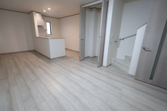 《仲介手数料無料》北区吉野町２丁目192-11新築一戸建てハートフルタウンの居間・リビング|撮影日 2025年11月10日 15:00 晴れ