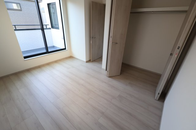 《仲介手数料無料》北区吉野町２丁目192-11新築一戸建てハートフルタウンの洋室|撮影日 2025年11月10日 15:00 晴れ