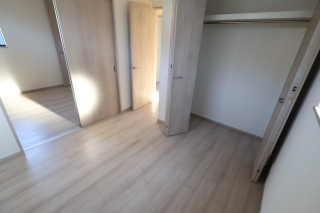 《仲介手数料無料》北区吉野町２丁目192-11新築一戸建てハートフルタウンの洋室|撮影日 2025年11月10日 15:00 晴れ