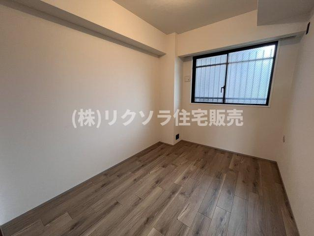 グランステイツ香里園山之手町の寝室|洋室5.0帖
■物件内覧・資金計画相談・住宅ローン相談、リフォーム相談、お問合せ受付中■
※当日・翌日のご内覧、ご相談はお電話でのお問合せがスムーズです！