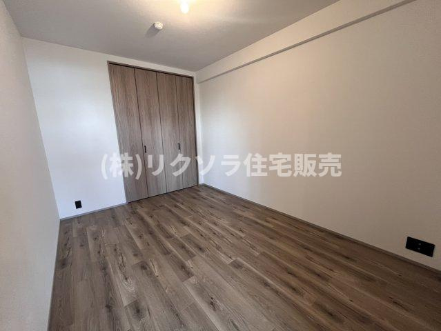 グランステイツ香里園山之手町の子供部屋|洋室6.0帖
■物件内覧・資金計画相談・住宅ローン相談、リフォーム相談、お問合せ受付中■
※当日・翌日のご内覧、ご相談はお電話でのお問合せがスムーズです！