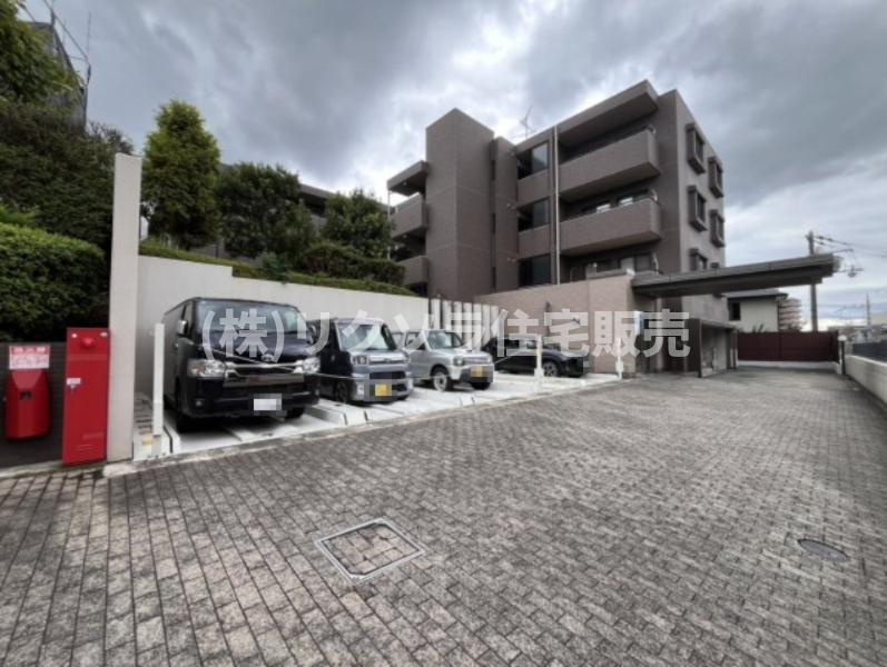 グランステイツ香里園山之手町の駐車場|■物件内覧・資金計画相談・住宅ローン相談、リフォーム相談、お問合せ受付中■
※当日・翌日のご内覧、ご相談はお電話でのお問合せがスムーズです！