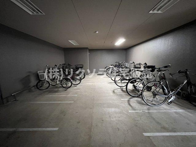 グランステイツ香里園山之手町の駐輪場|■物件内覧・資金計画相談・住宅ローン相談、リフォーム相談、お問合せ受付中■
※当日・翌日のご内覧、ご相談はお電話でのお問合せがスムーズです！