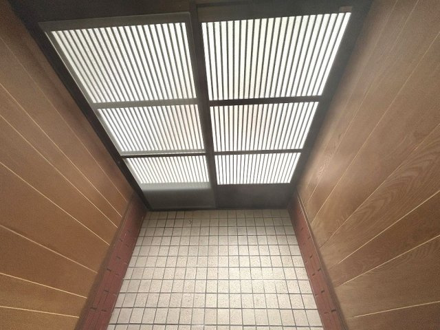 愛宕山南町貸家の玄関|毎日通る玄関はこちらです