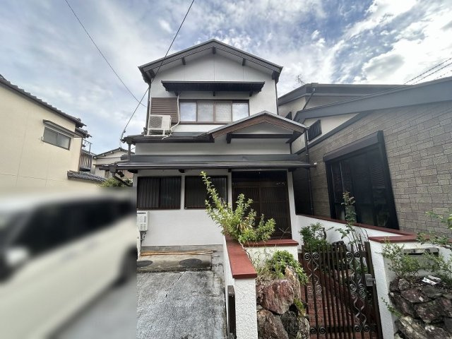 愛宕山南町貸家の外観|外観もきれいです