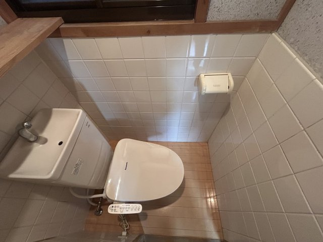 愛宕山南町貸家のトイレ|トイレです