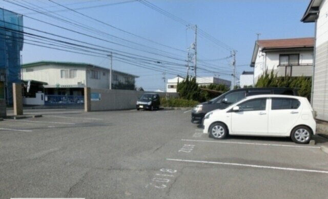フォブール竹峰Ｂの駐車場