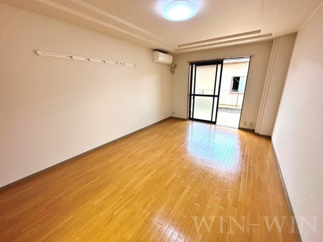 ネオコスモ西沢の居間・リビング